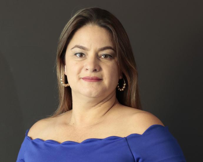 Mayrene Garro, Auxiliar Contable