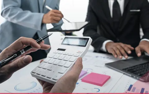 Auditoría financiera y revisión de control interno